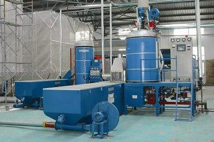 Verwerking van Compact Expanded Polystyrene Pre Expander voor schuimbok en blok
